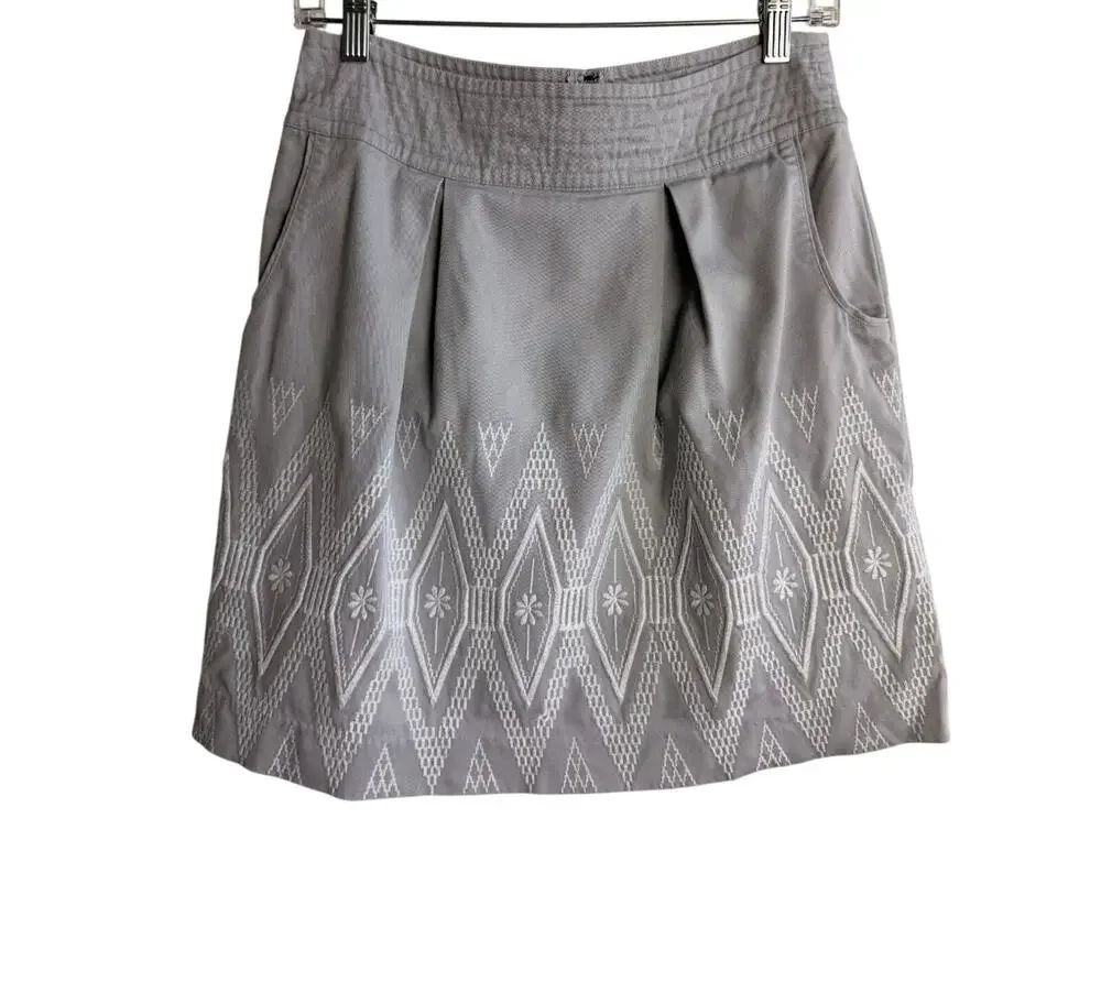 Banana Republic Gray Embroidered Mini Skirt Cotton Lined Pockets Size 4